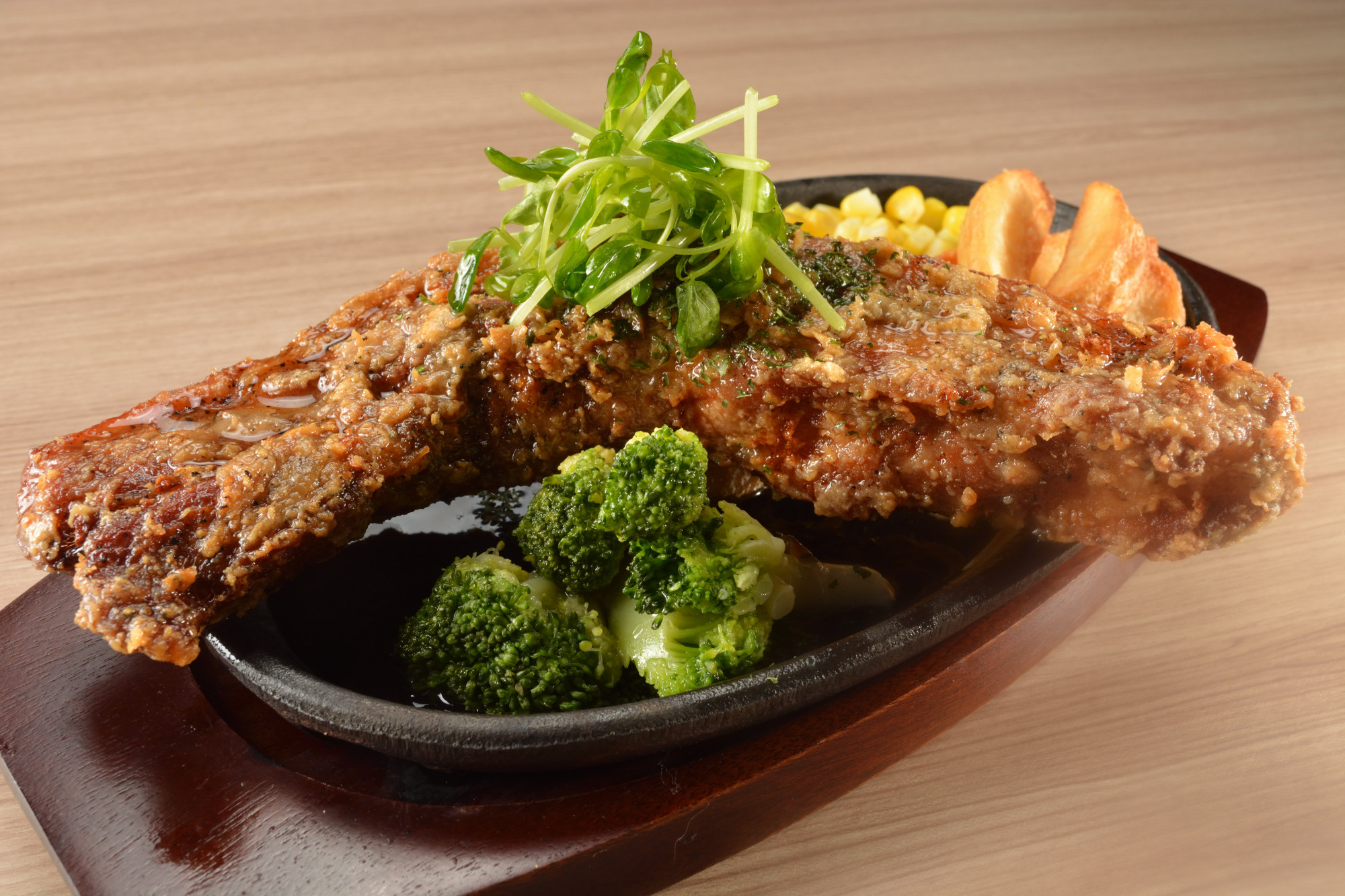 三枚肉丸ごと一本にんにく揚げ