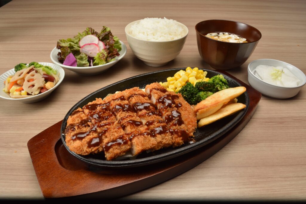 鉄板とんかつ定食